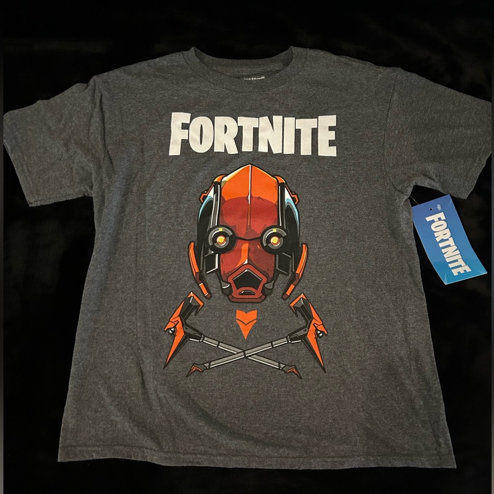 NWT Kids FORTNITE Short Sleeve Tee Shirt. Gray. Size XL 14/16